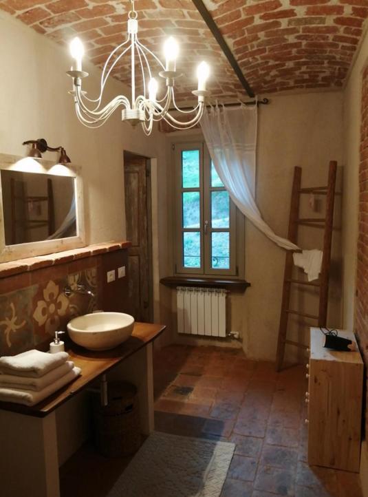 Bed and Breakfast La Casa In Collina Cinzano Екстер'єр фото
